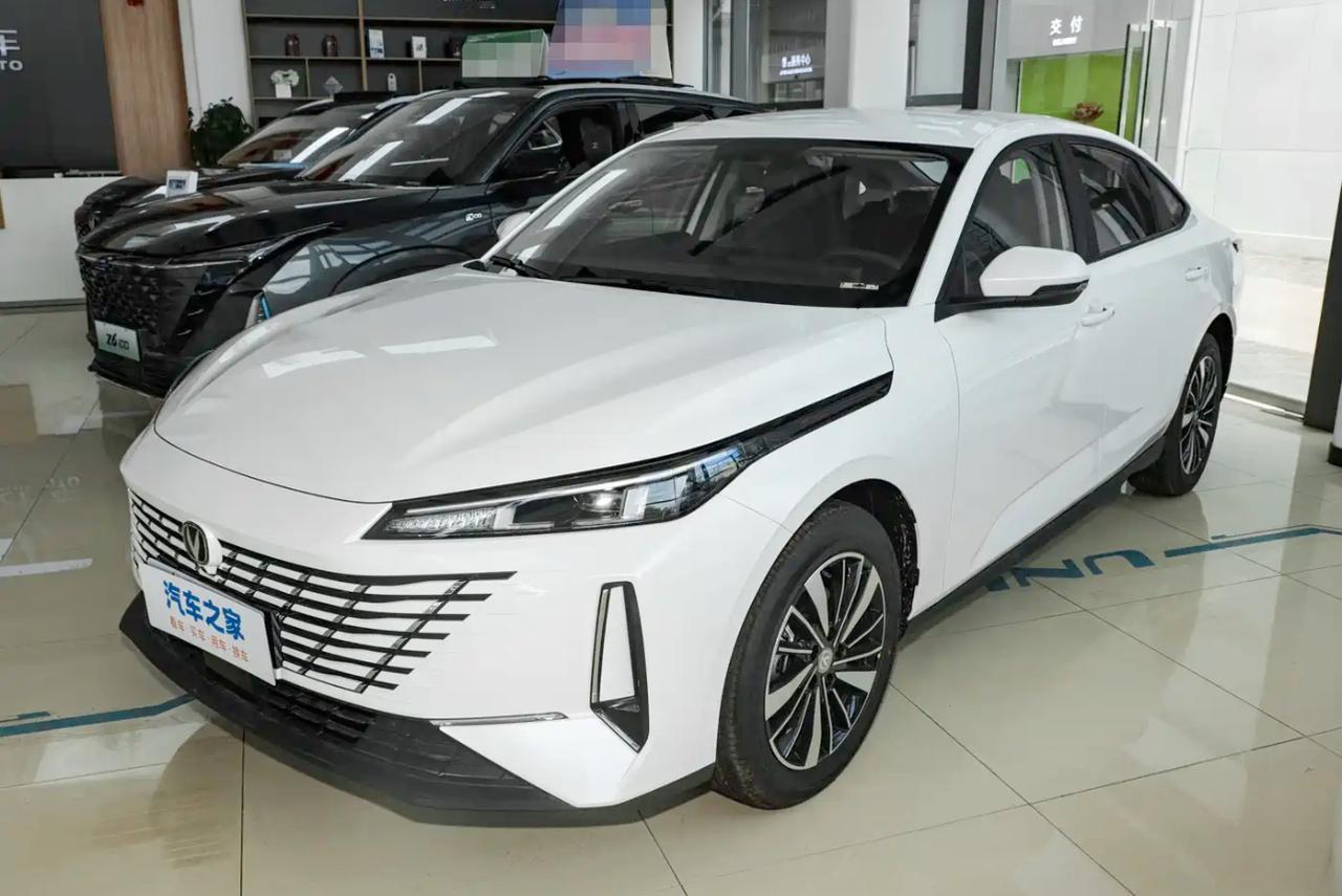 2026款长安逸动PHEV核心信息

2026款长安逸动PHEV是长安汽车推出的