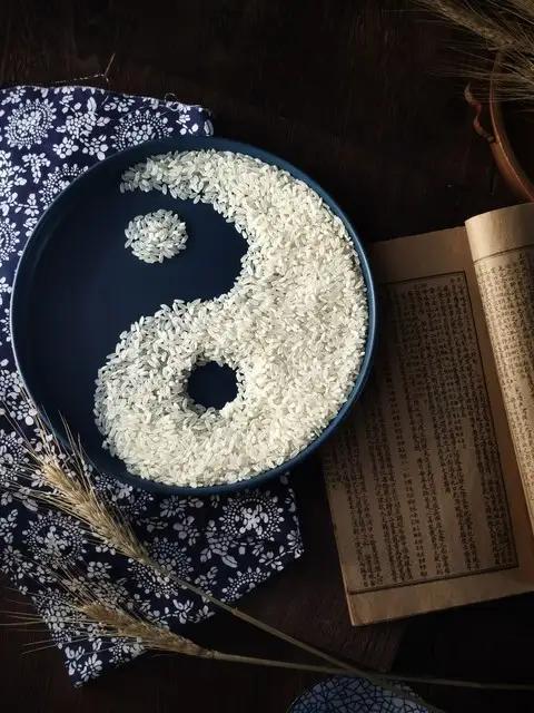 营养平衡，情绪稳定，适当运动。