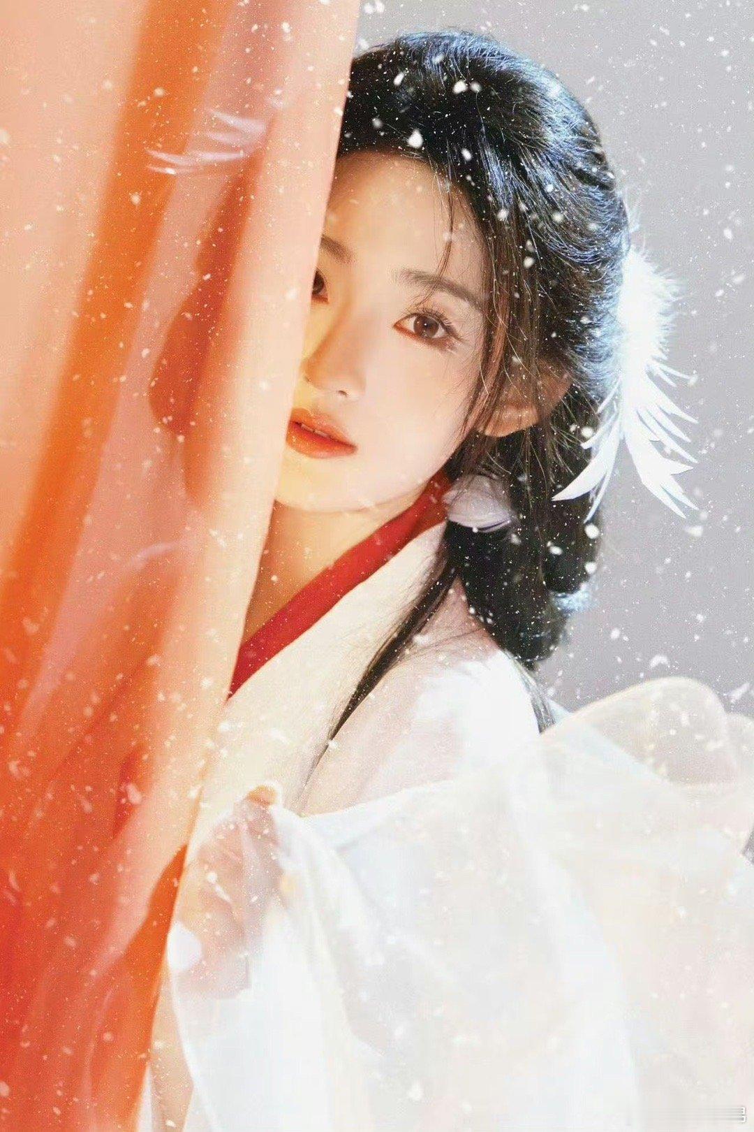 杨雨潼下雪了啊啊啊南安城的意难平DNA动了！杨雨潼红白古装写真vlog售后封神，