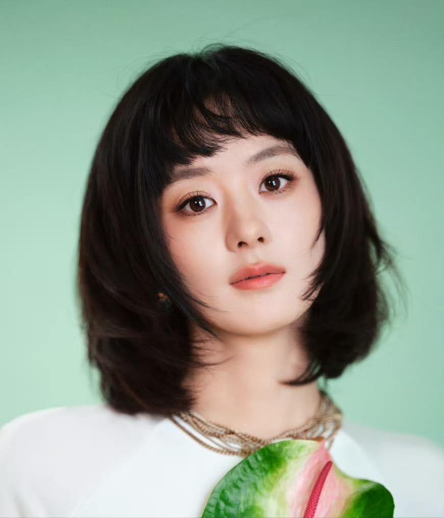 说实话，《冰湖重生》官微那条秒删的微博，是我今年见过最蠢的一波操作。
发出来之前