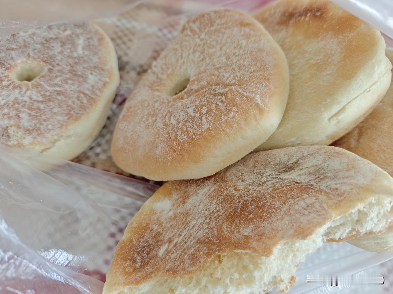 啥人不让他气冒眼睛？啥人都得让他气死了。

昨天有集，我上个集我就看那集头上卖那