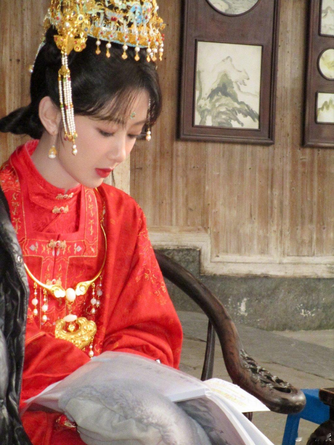 杨紫 岁月温良，烟火寻常，有李祯可盼，有杨紫可依，便是圆满。杨紫李祯【杨紫李祯】