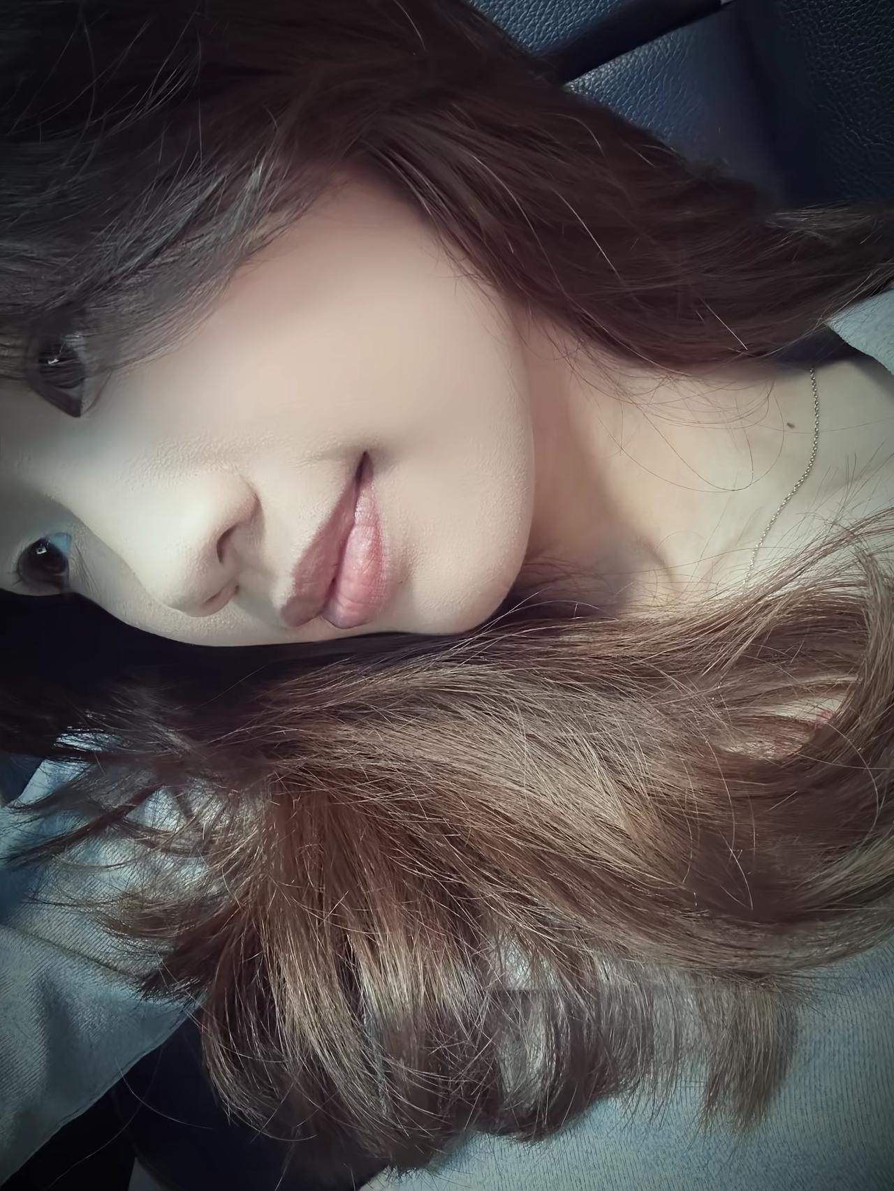 可是老师也没有告诉我应该怎样去爱一个人才算爱