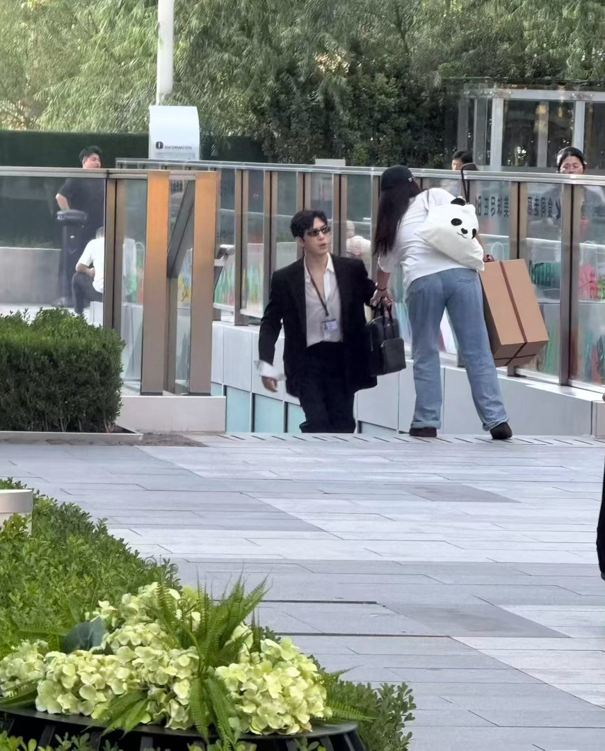 国贸真有Luke网友国贸偶遇了井柏然网友国贸偶遇井柏然！国贸真有Luke在啊[憧