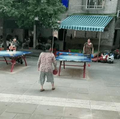大妈们的技术，能不能去打世界级的比赛了？