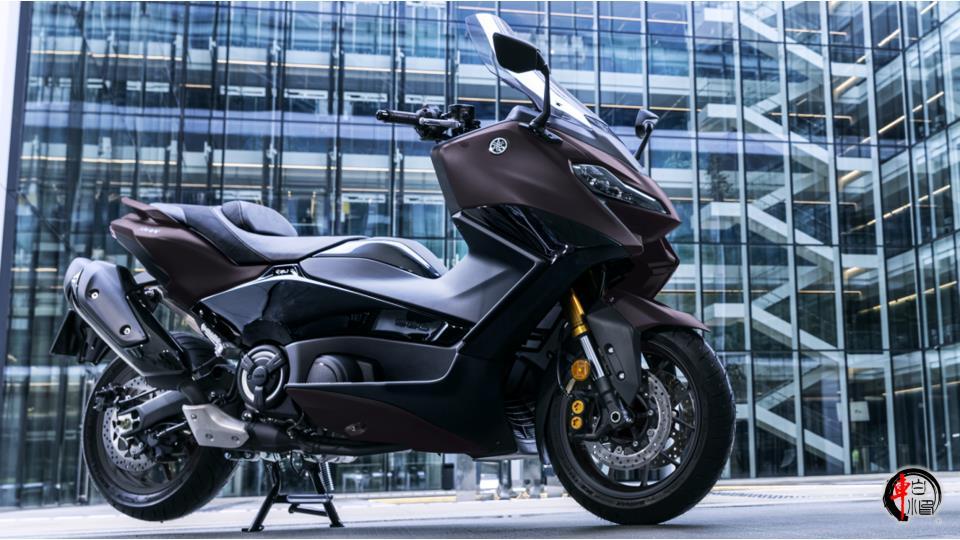 #2024款雅马哈TMAX560新车发布#
2024款雅马哈T-MAX560踏板