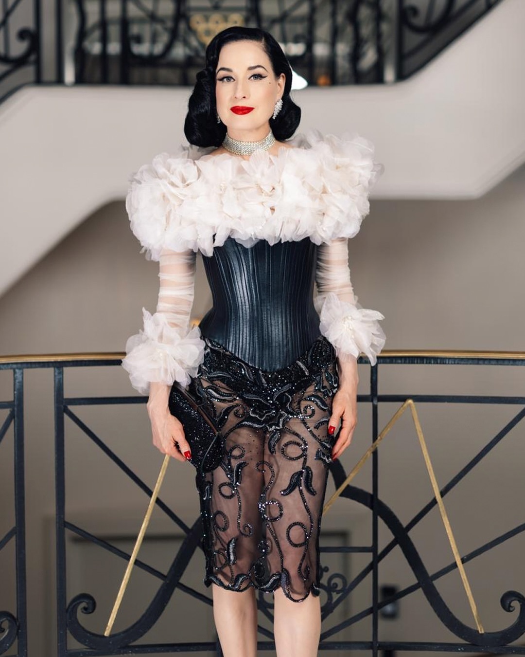 Dita Von Teese 亮相戛纳电影节，身穿Georges Chakra 