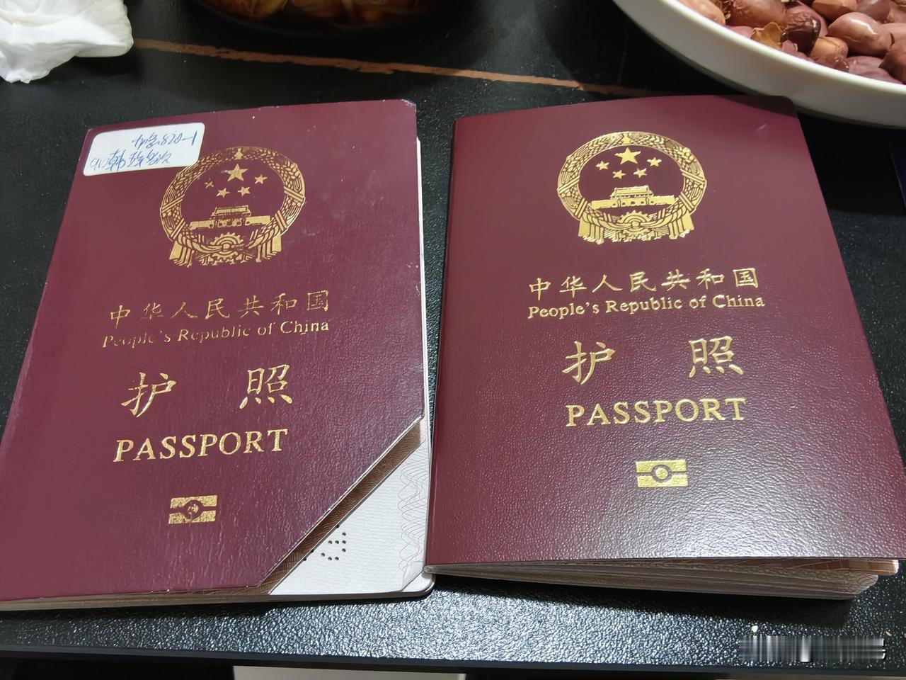 正式开始第二本护照了，以前的护照上都会盖的满满的各国印章。未来通关都是电子的了，