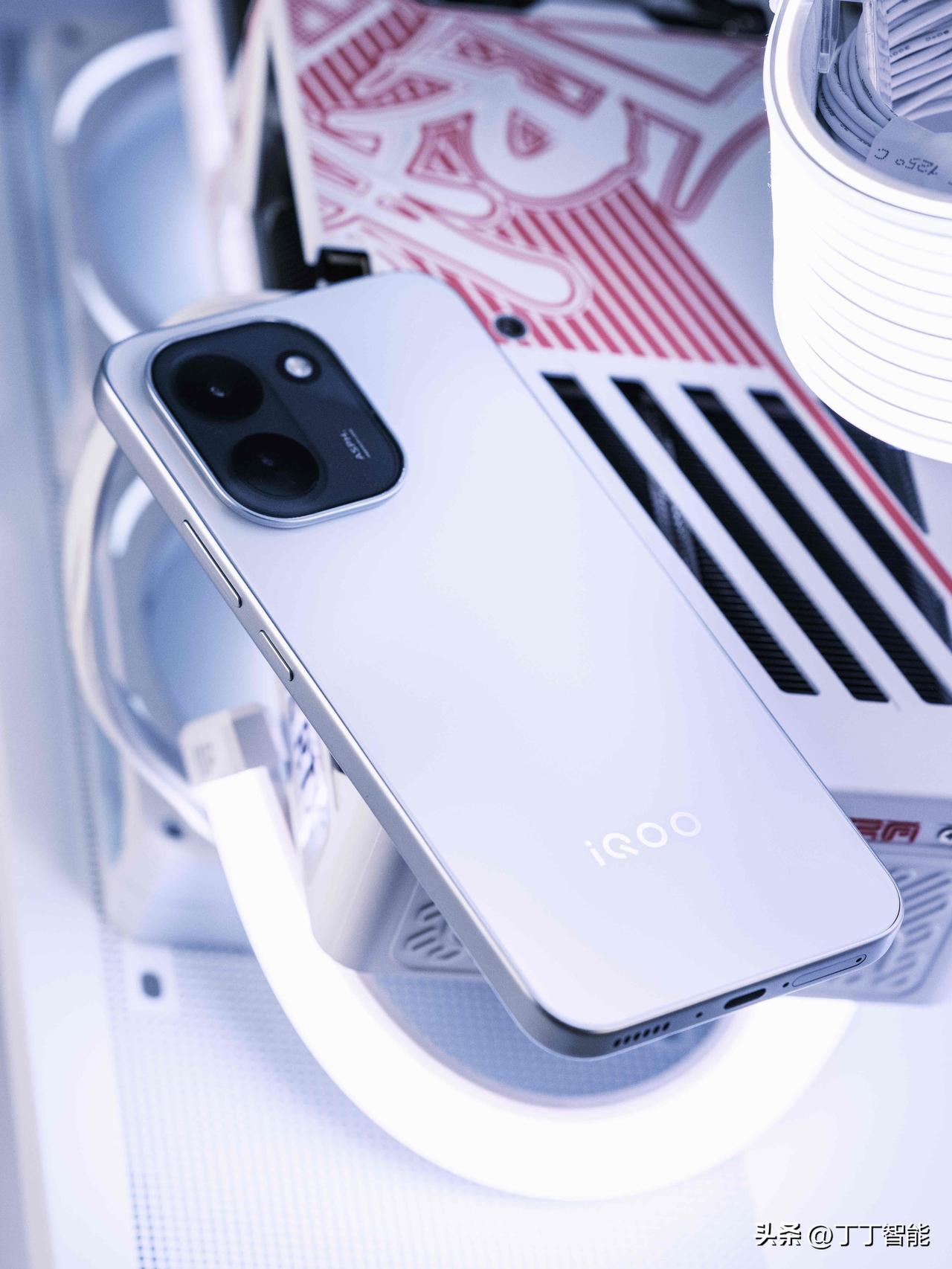 带大家抢先看新机！！！[击掌][击掌][击掌][击掌][击掌]
iQOO Z11