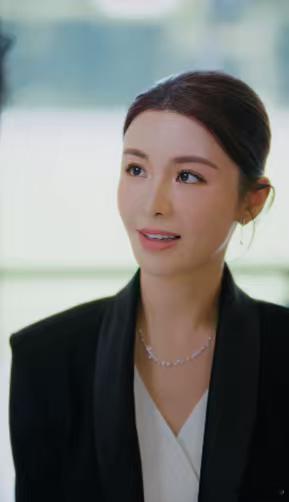 短剧你如此耀眼出镜首饰全是天然钻石短剧你如此耀眼天然钻石男女主强强联合的设定我超