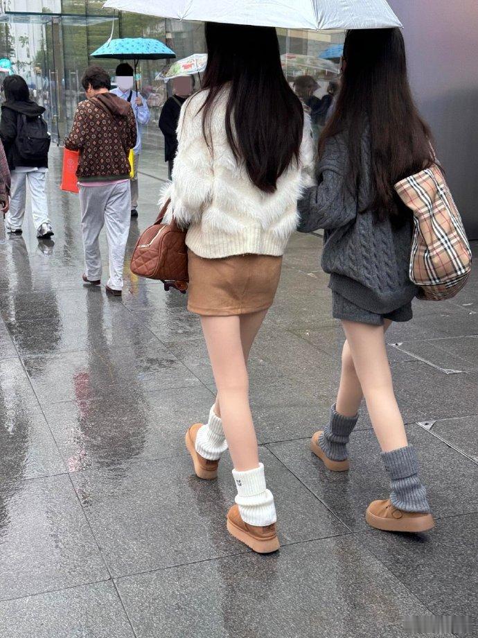 不理解，为什么现在的女生都喜欢穿啊 