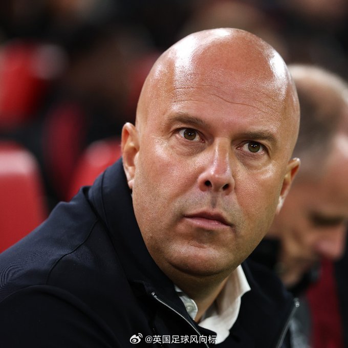 【斯洛特帅位无忧】罗马诺在视频节目中透露：尽管利物浦近7战6败，俱乐部高层对主帅