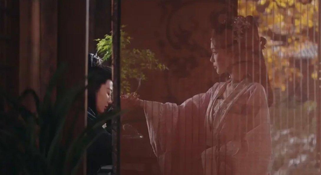 好认真的女扮男装，但在衬托下并不割裂，期待接下来和女主的对手戏。 