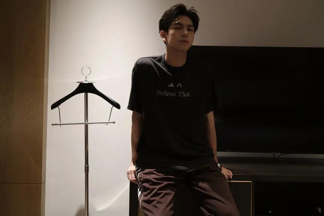 李现怎么长这样了 