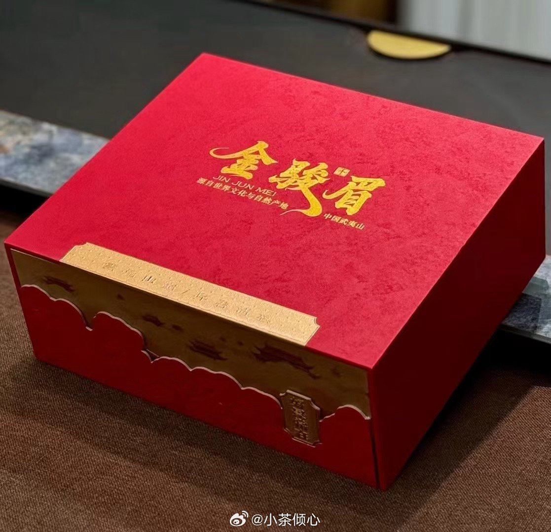 生命最好的状态，不是被所有人理解，而是终于不再需要向世界解释自己。像一棵树，沉默