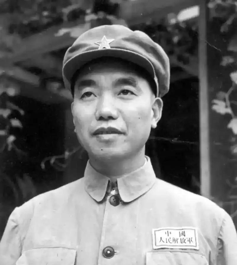 1974年11月底，彭德怀在北京301医院的病床上，让侄子彭启超帮忙写了一封信，