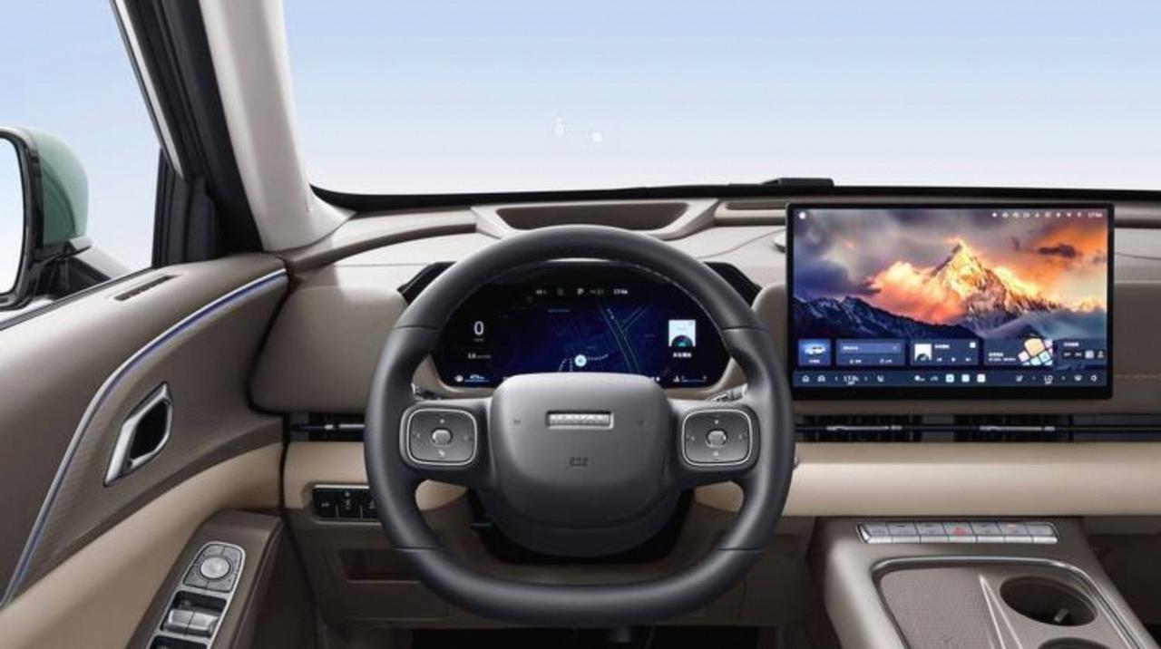 2025广州国际车展已圆满落幕，哈弗H6L作为最大尺寸中型SUV亮相广州，配备智