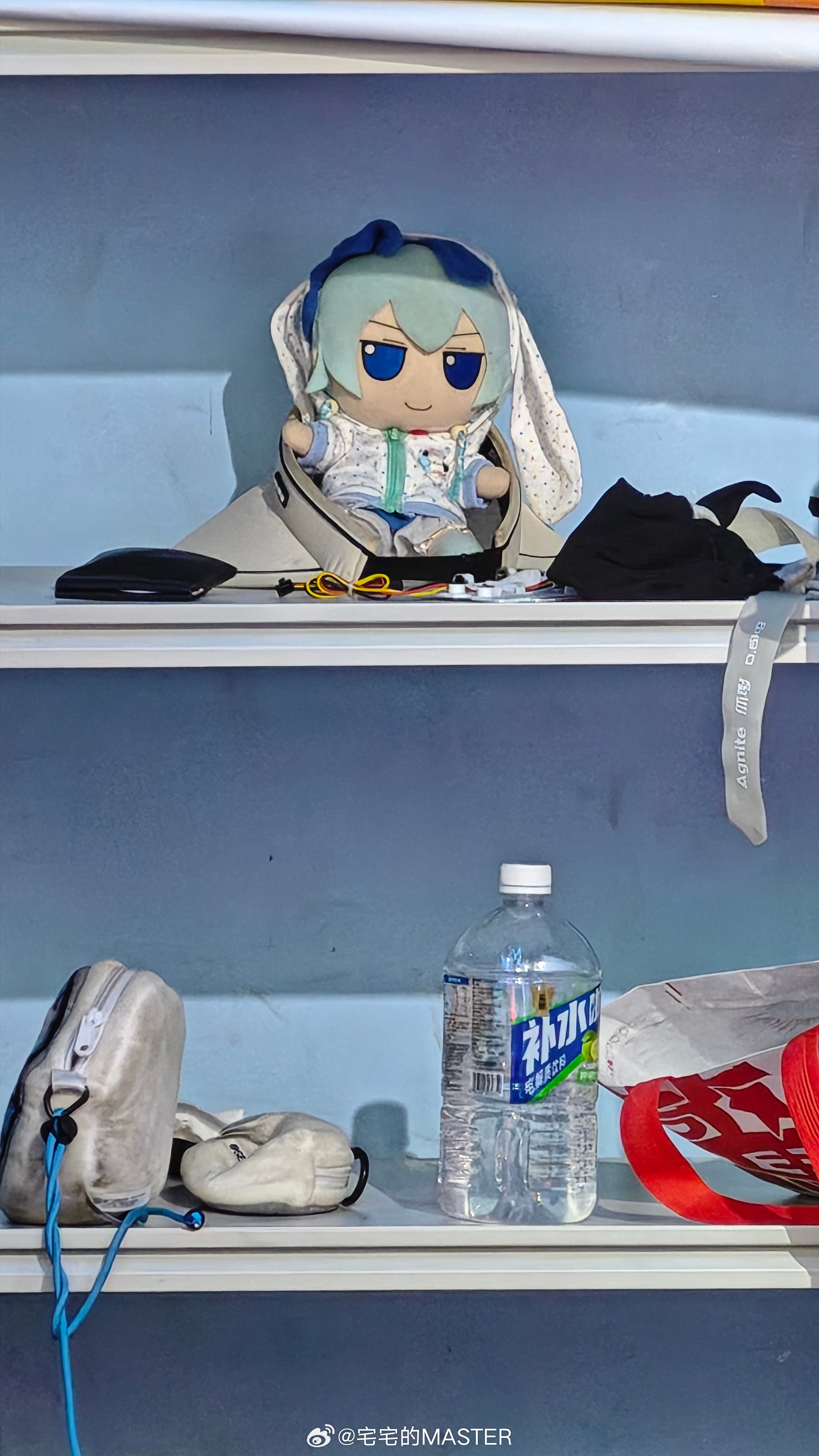 路过看见有人打maimai 架子上放了个初音? 