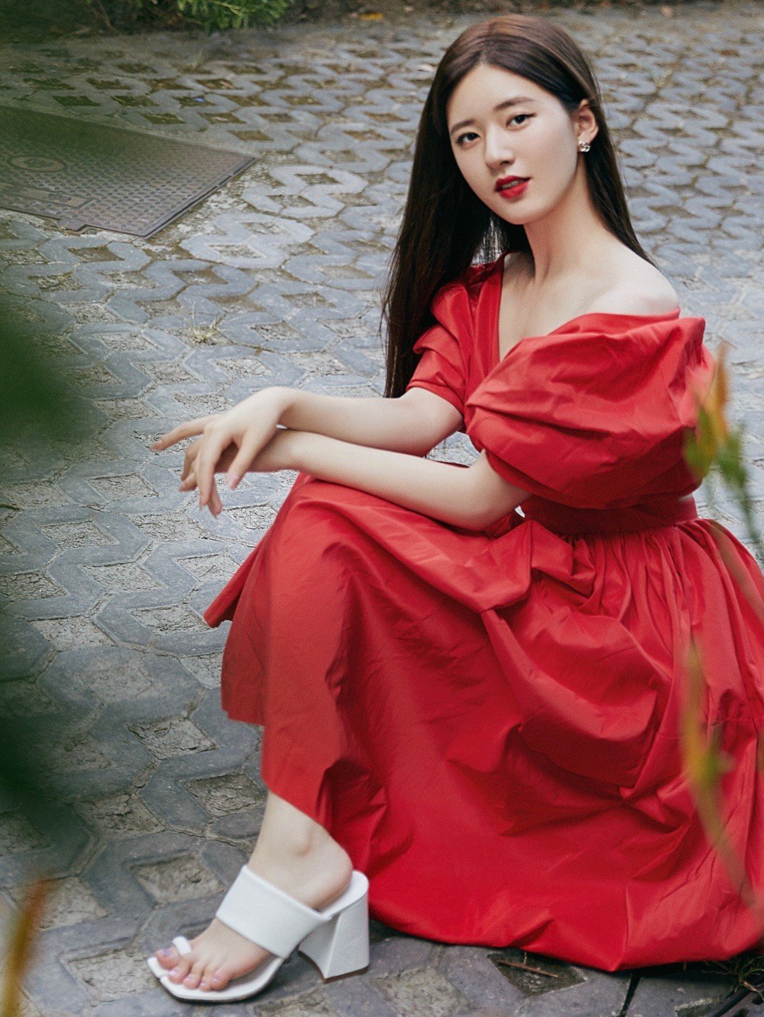 复古红色花苞连衣裙👠赵露思