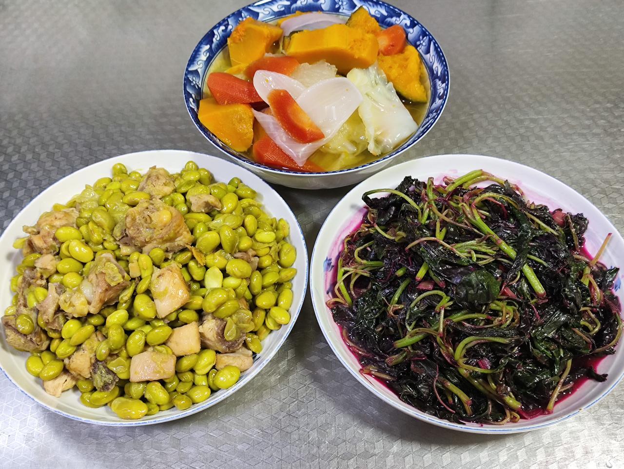 五月二十九日午餐分享来啦。今日家常饭菜超合胃口！鸡肉烧青豆鲜香入味，肉质软嫩、青