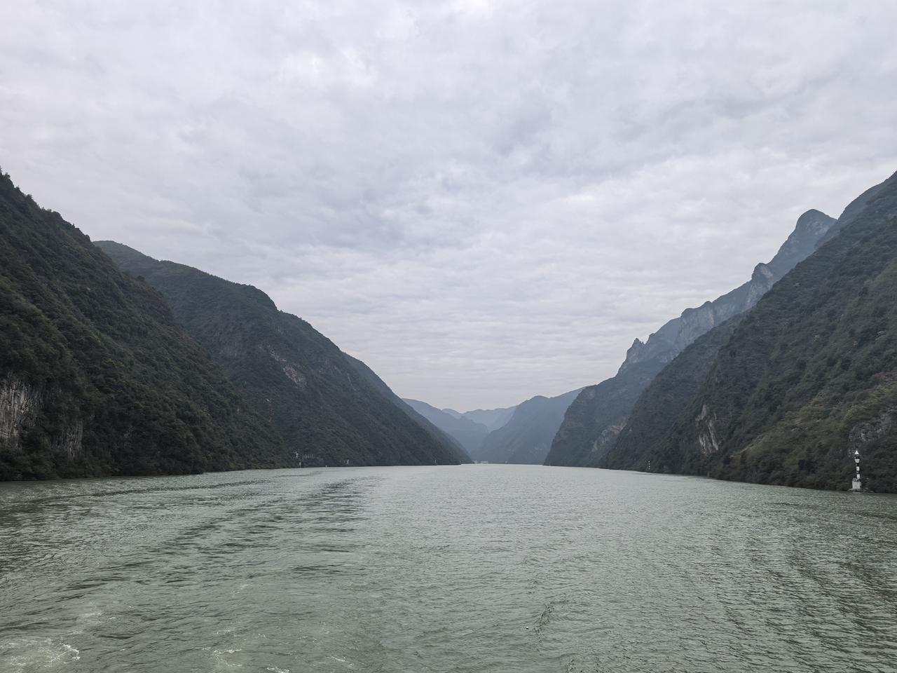 这次外出游三峡，4个朋友携夫人，作为即将退休的同龄人，我才发现，锻没锻炼完全不一