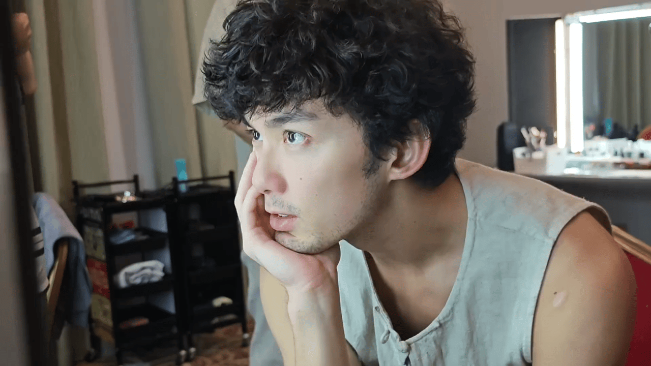 “他说刚剪了短发还有点不习惯”我又想起了吴磊/阿荡的泡面头哈哈～～ 