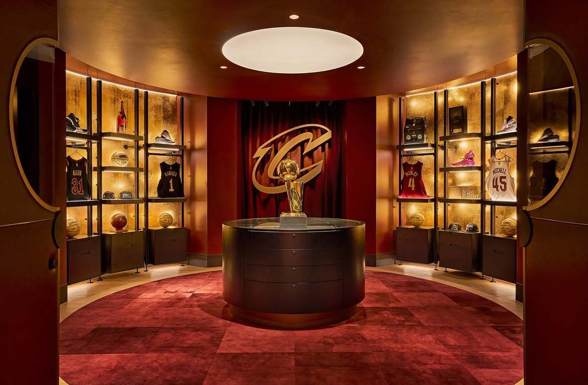 🏆骑士走廊（Cavs Corridor）——— 设计团队希望将这条走廊打造为一