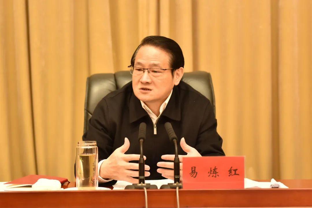 正部级易炼红被罢免人大代表职务，代表资格终止，曾任江西、浙江省委书记。详情>>-