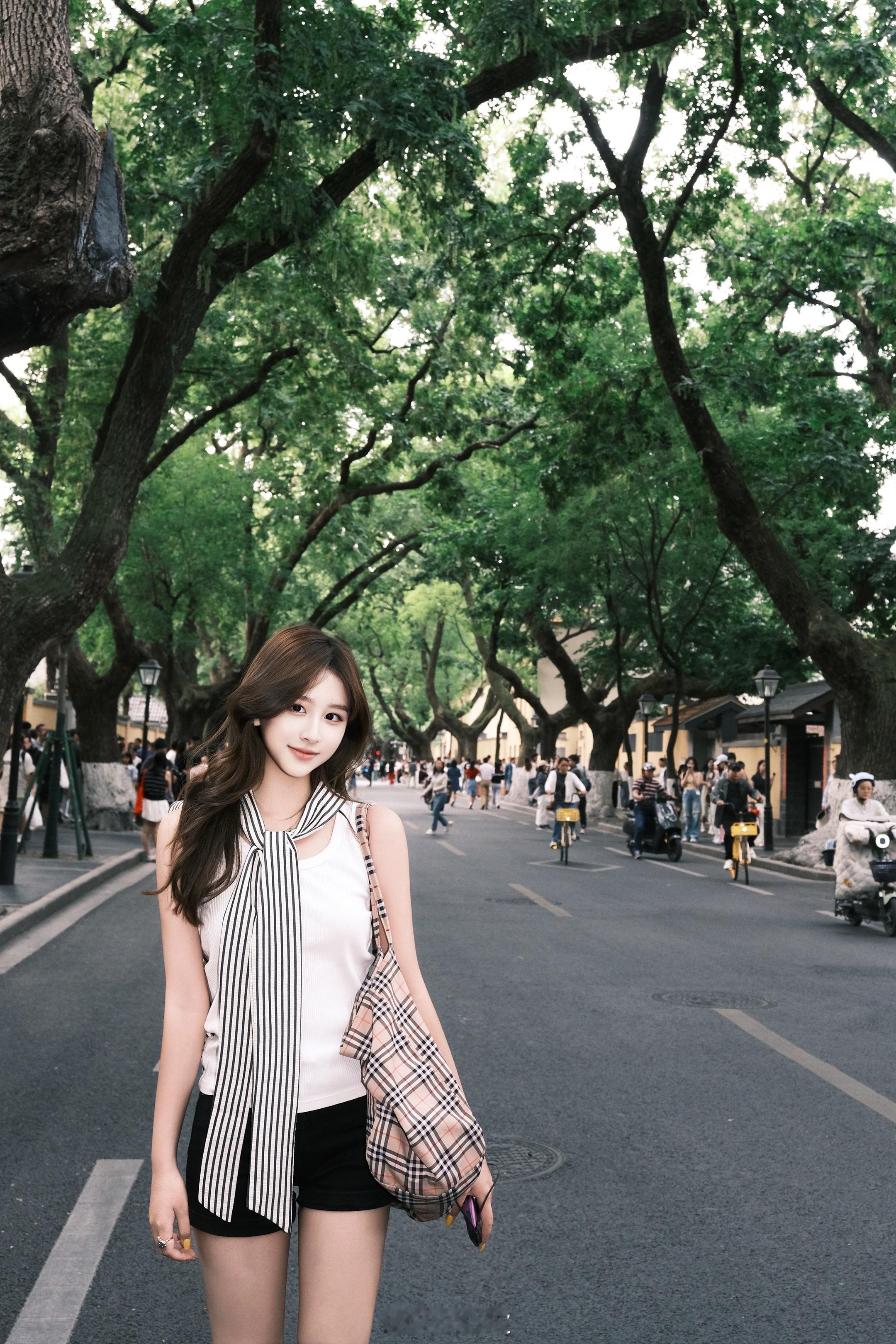 街边拍照也是没放过我  ​​​