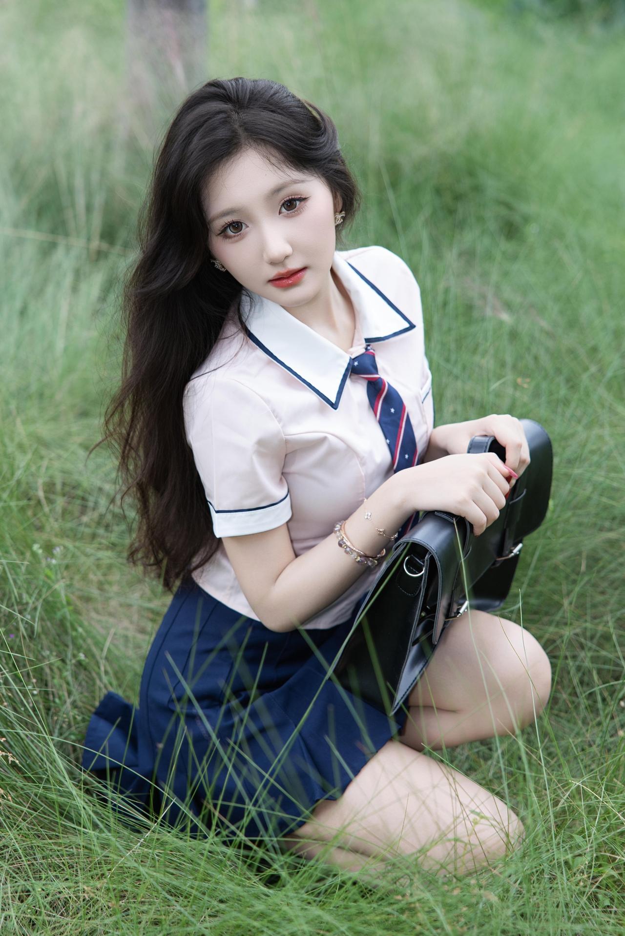 女人如何穿出含蓄的性感?夏日甜美短裙穿搭🌷
