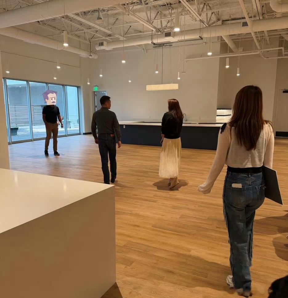 何小鹏回应赌约何小鹏打赌输了硅谷食堂要来了何小鹏这赌约挺理工男的，敢拿FSD当标