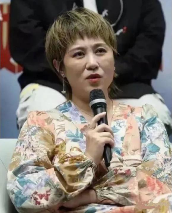 马丽逐渐腾化，简称马化腾[捂脸]
