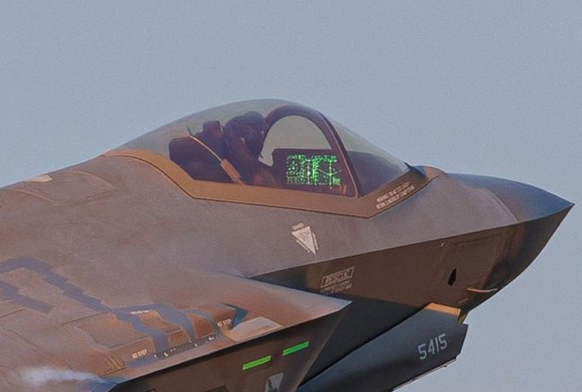 瞧！F35真帅，不知道回收价多少钱一斤 ​​​