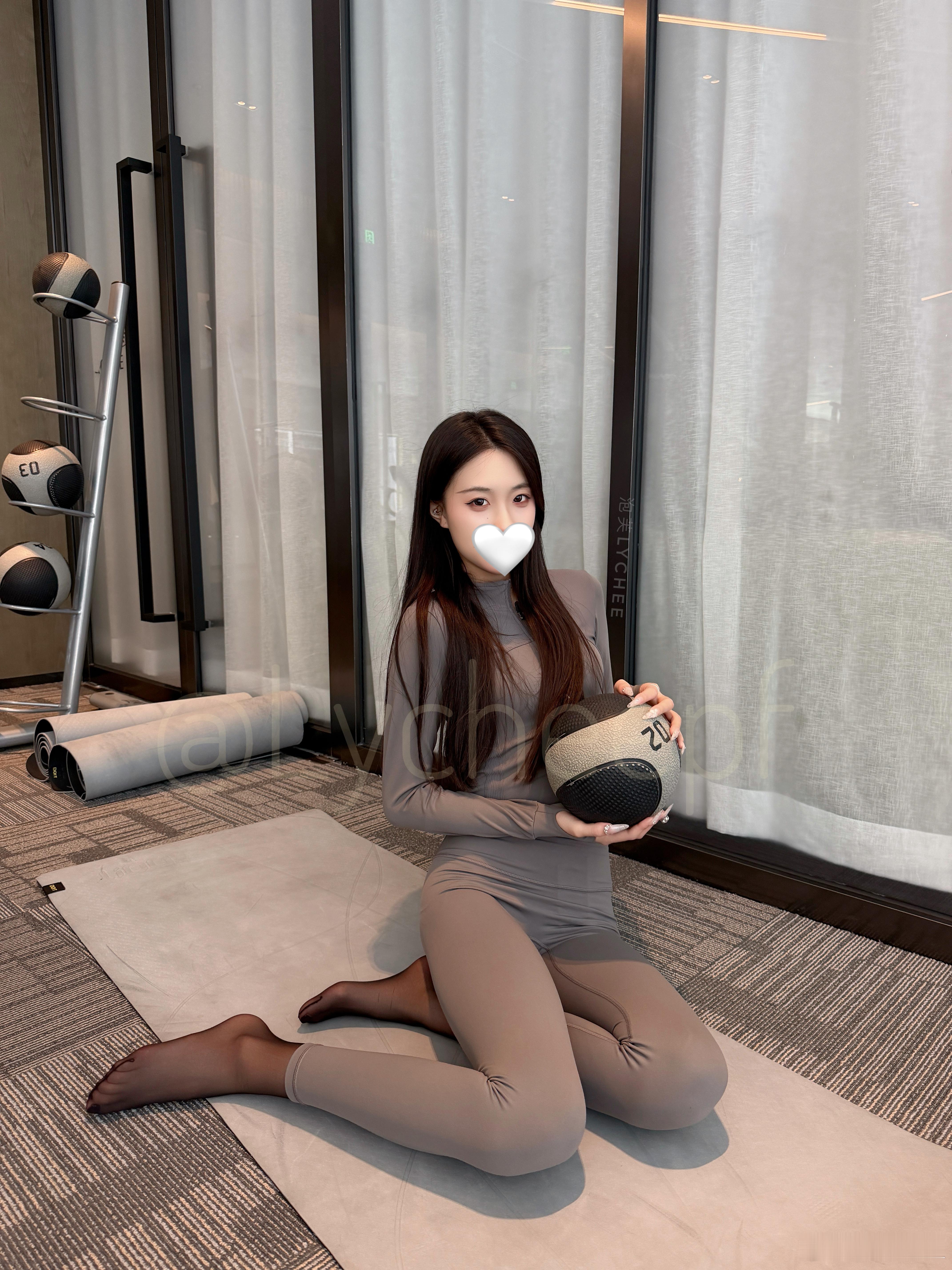 心如花木 向阳而生✨泡芙lychee今天穿什么ootdolsilk