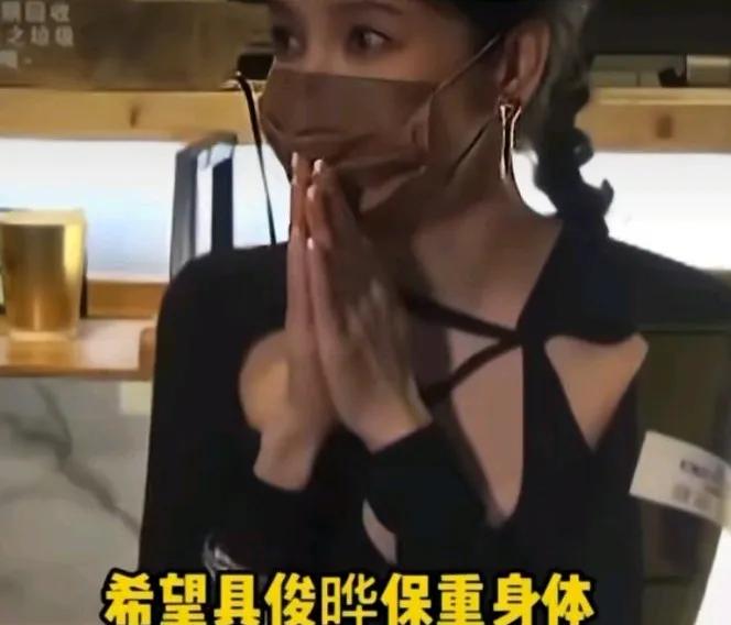 记者问侯佩岑对大S老公具俊晔的印象。她说就是很酷啊，电影都拍不出来。很男人啊。同