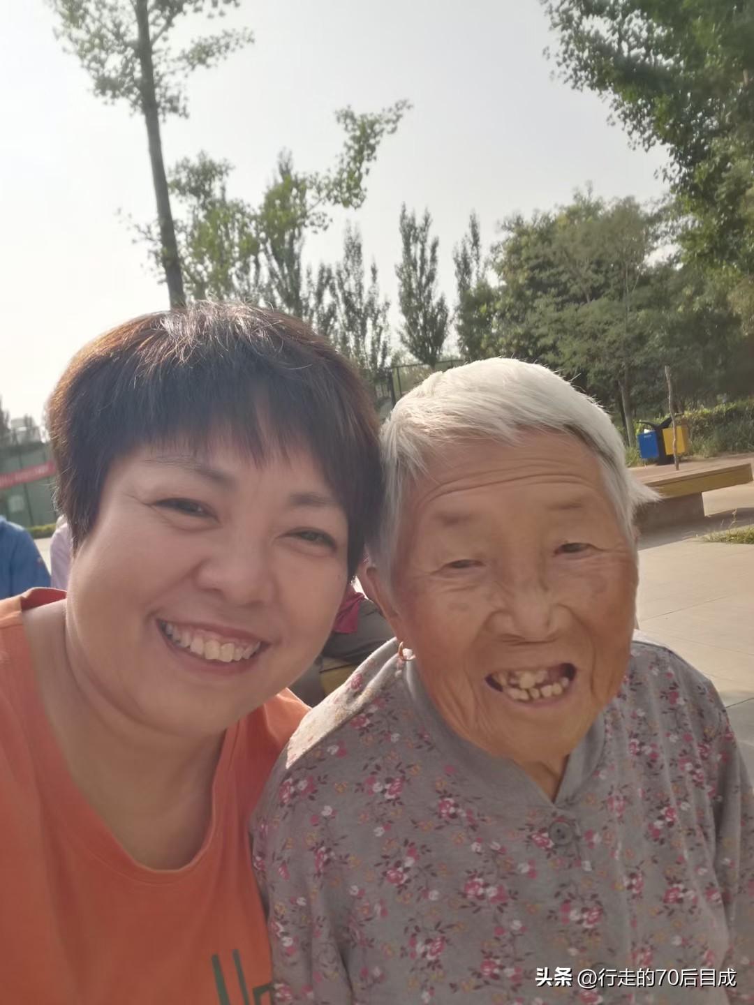 想念我的奶妈
我的奶妈是一位精明能干的农村妇女，别看她的身高才一米五多，体重也只