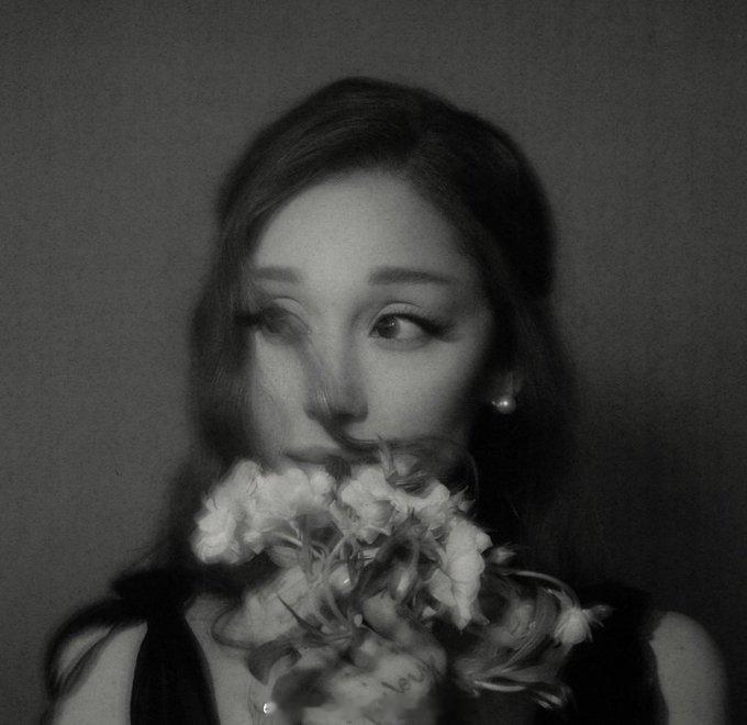 ArianaGrande 【Ariana Grande透露备场时会听Miley 