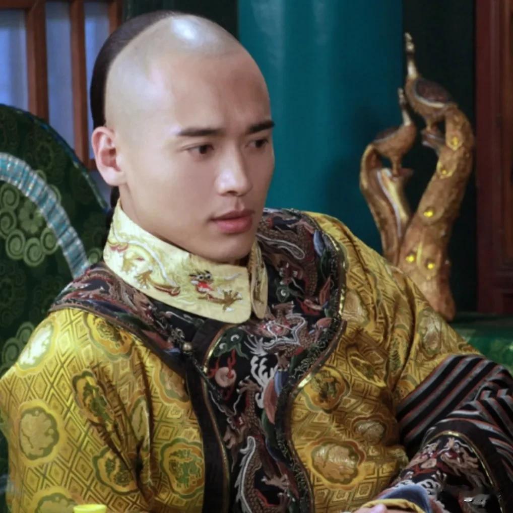 福临捡漏皇位真全靠多尔衮吗？呵呵。

皇太极驾崩时，11个儿子还剩8个在世，除了