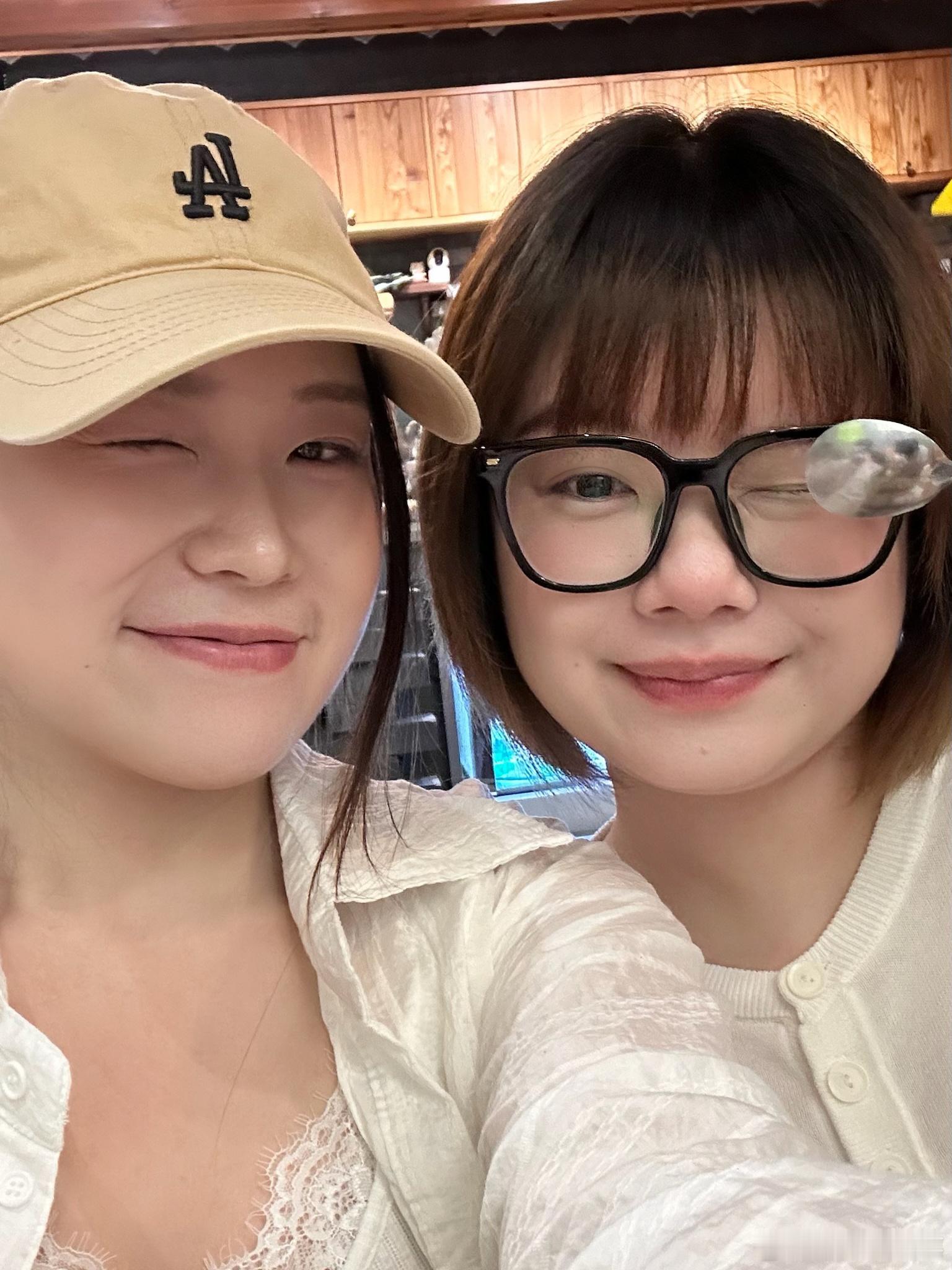 zyq终于要搬家到我附近了老天爷[抱一抱] ​​​