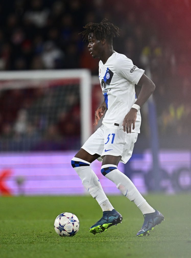 西蒙·因扎吉：“比塞克在训练中的表现给了我越来越多的信心，即使德芙赖可以踢这个位