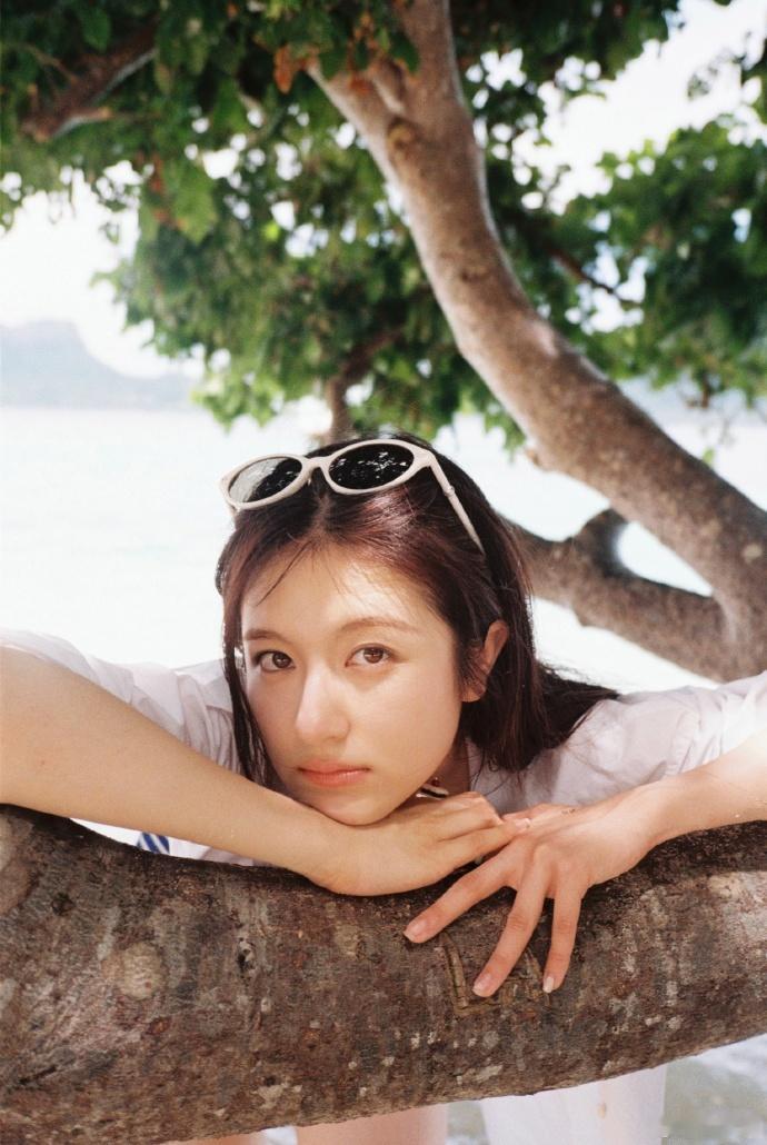 李兰迪我想象中吹海风就李兰迪这样全体感受李兰迪的生命力想象中吹海风就李兰迪这样坐