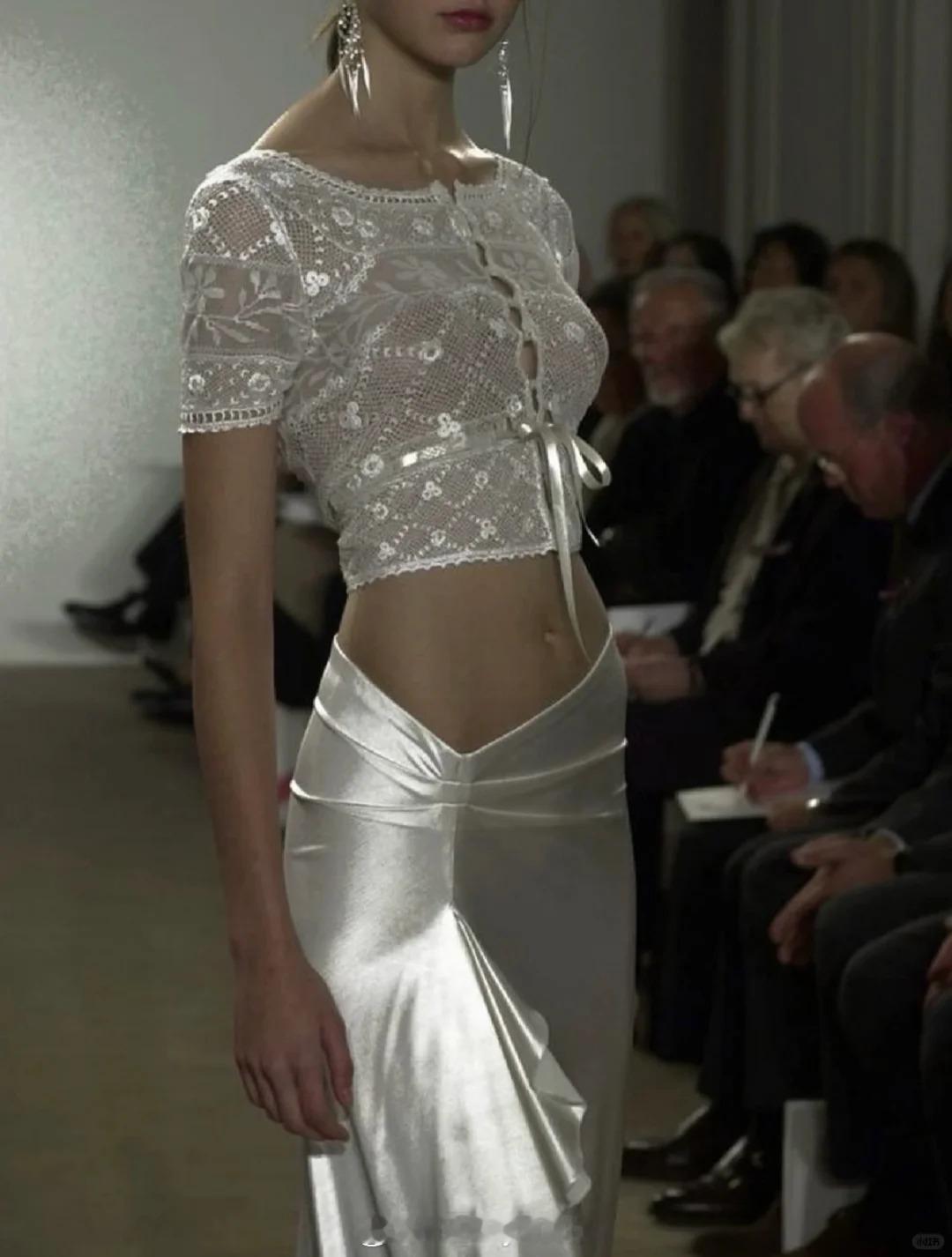 Ralph Lauren | 绸缎勾勒下的曲线美 ​​​