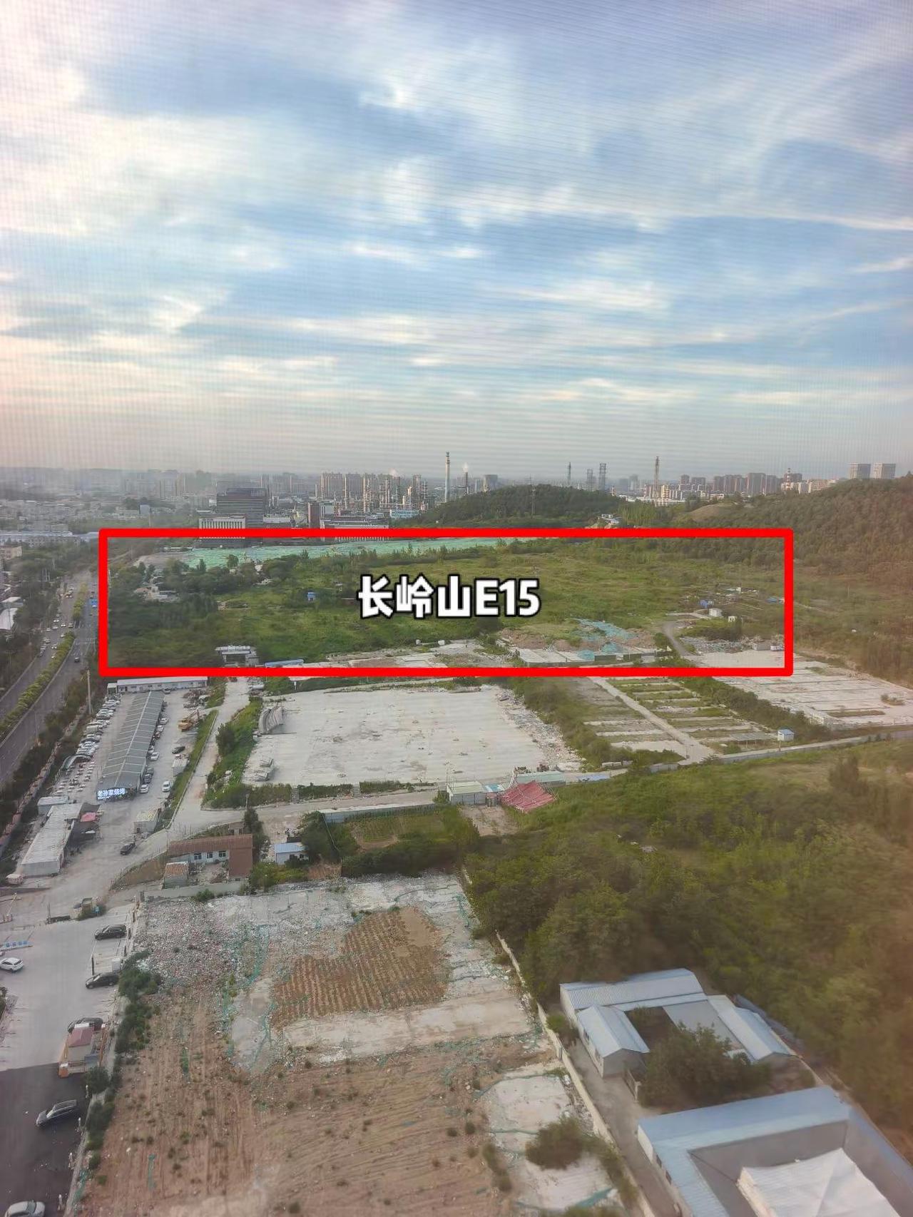 保利发展将摘得长岭山片区E15地块，容积率2.0，楼面价8500-9000之间，