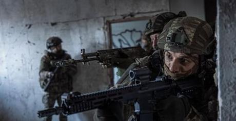 【乌军发言人：古利亚伊波列爆发巷战，俄军不顾惨重伤亡，发动一波又一波的冲锋】
