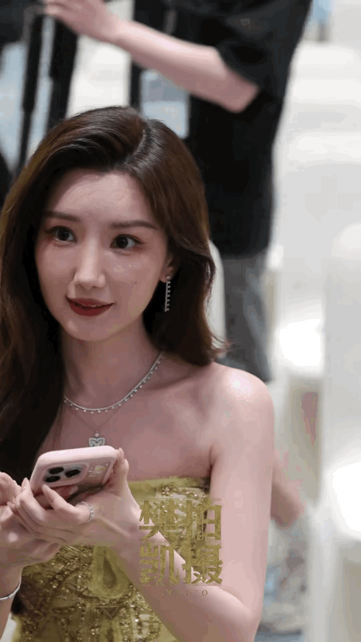 果然后天的保质期就是短，毛晓彤的医美感后遗感也出来了 ​​​