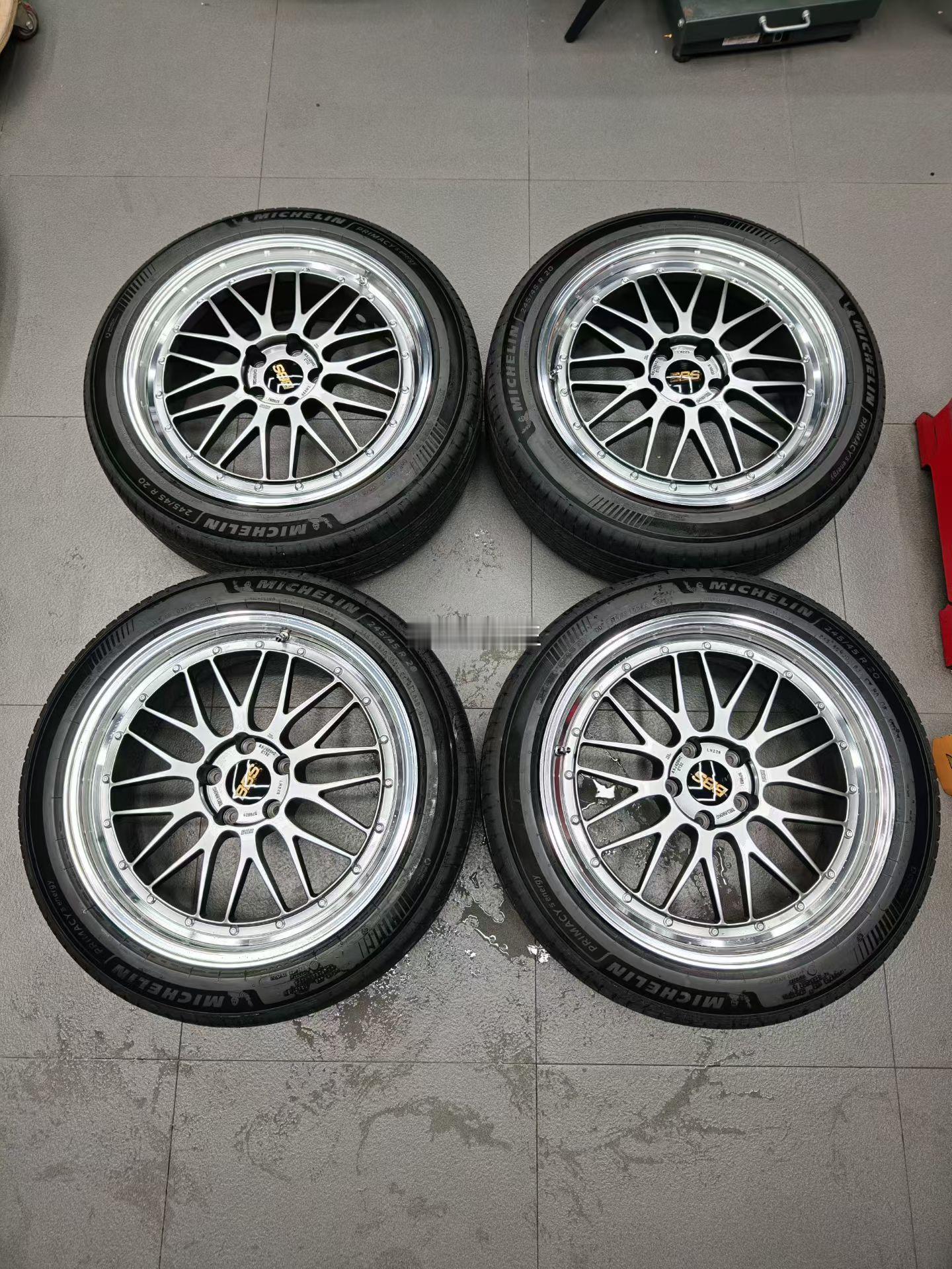 心情件：  日本进口 BBS LM双片20寸8.5J ET32 5*120 DB
