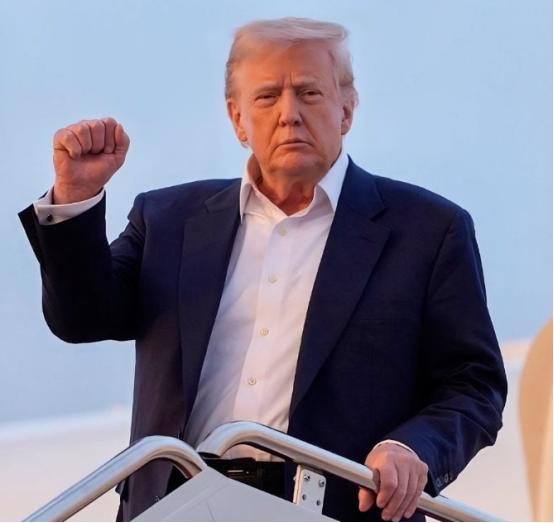 华盛顿现在彻底慌了神，白宫那帮人急得像热锅上的蚂蚁。最新的数据太吓人，中国不仅没