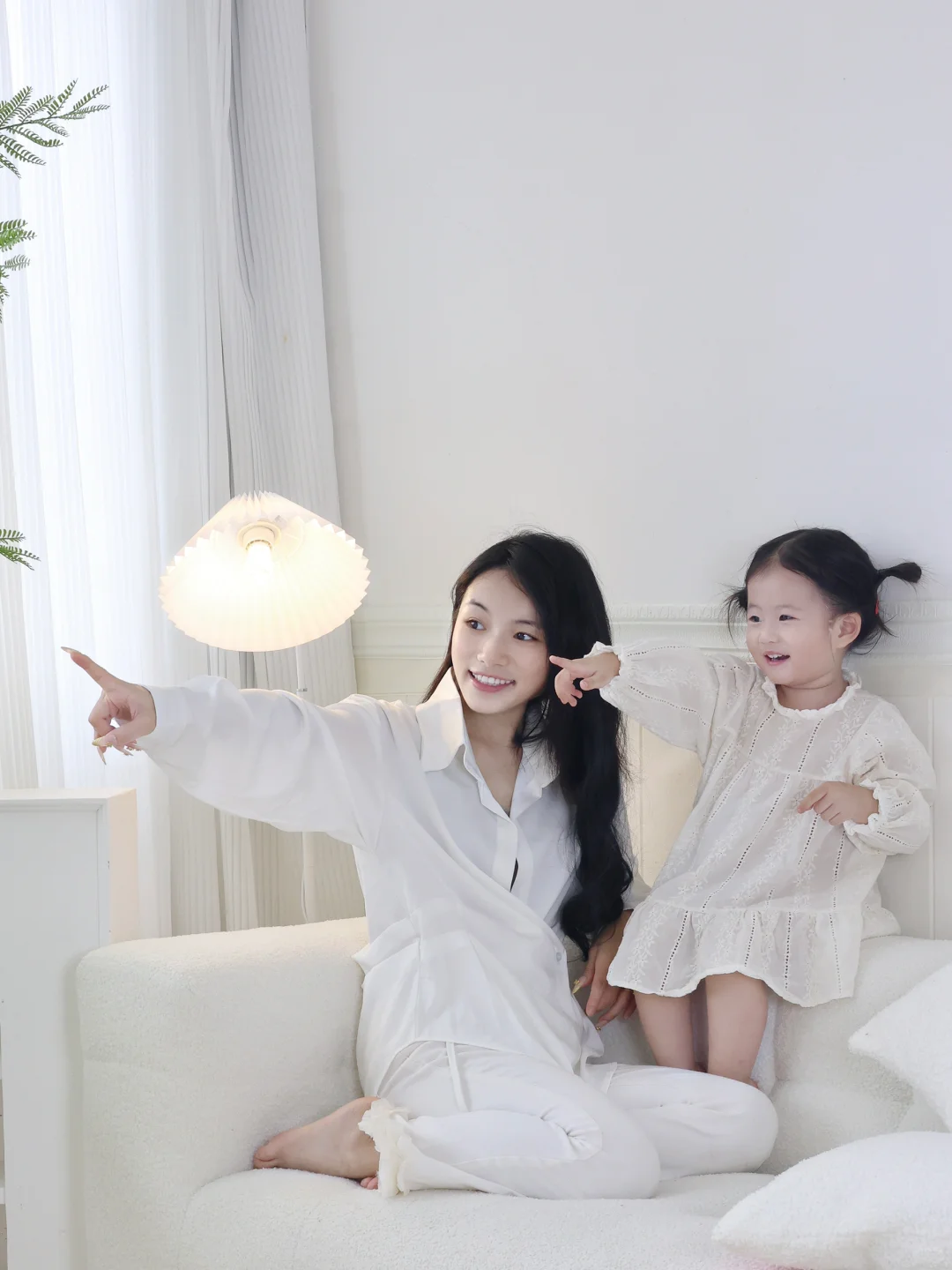 宝宝的分离焦虑👶🏻💔 每位宝宝都会经历不同的情绪成长，而其中最常...