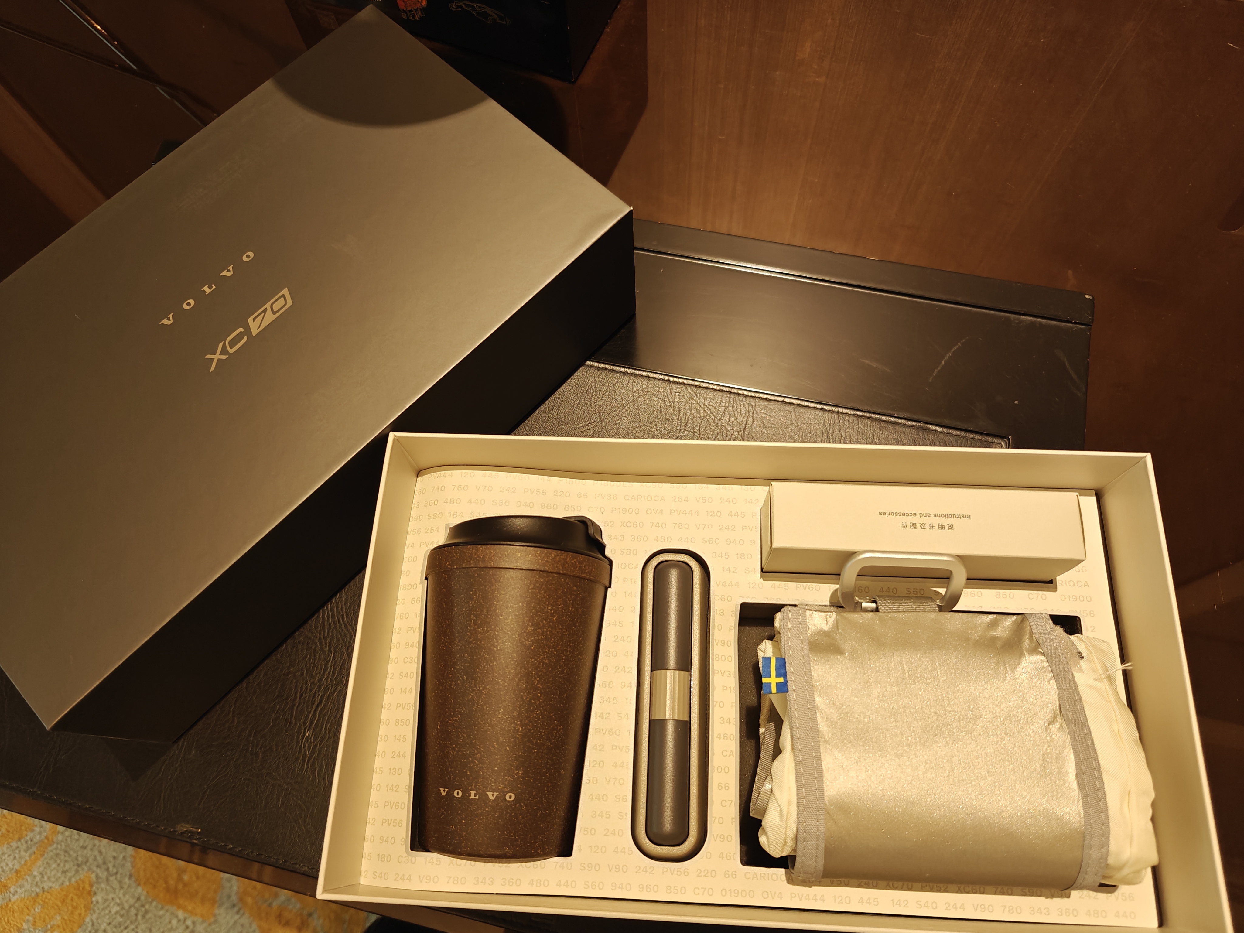 酒店氛围真不错，今晚来看沃尔沃xc70。定位很明显介于xc60和xc90之间，坐