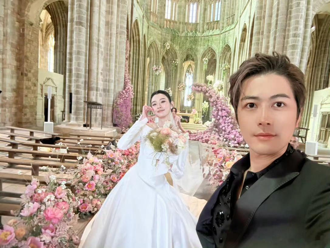 陈学冬去了奚梦瑶婚礼 没想到奚梦瑶婚礼把陈学冬这个退网多年的人炸出来了哈哈哈哈哈